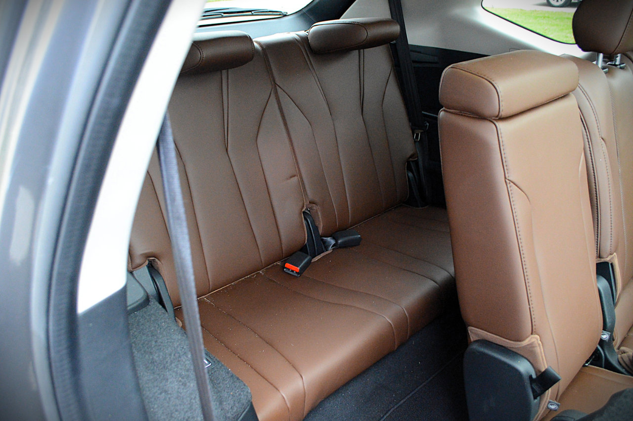 Used 2023 Acura MDX SH-AWD w/ Technology Package image 18