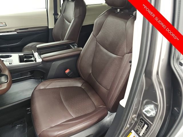 Used 2023 Toyota Sienna Platinum image 17
