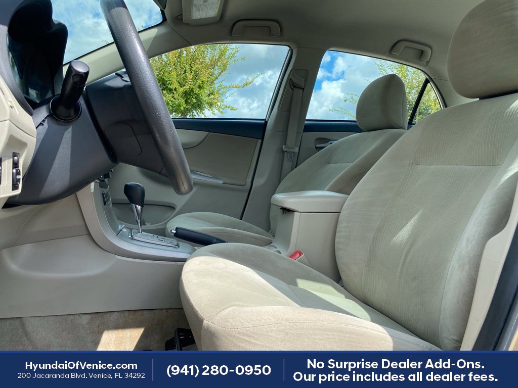Used 2013 Toyota Corolla LE FWD image 2