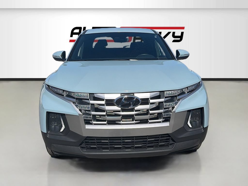 Used 2024 Hyundai Santa Cruz SEL FWD image 2
