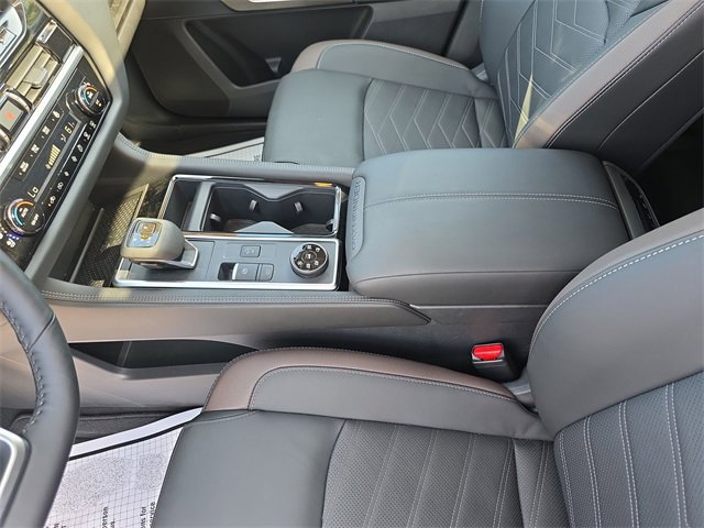 Used 2025 Nissan Pathfinder Platinum w/ Cargo Package image 21