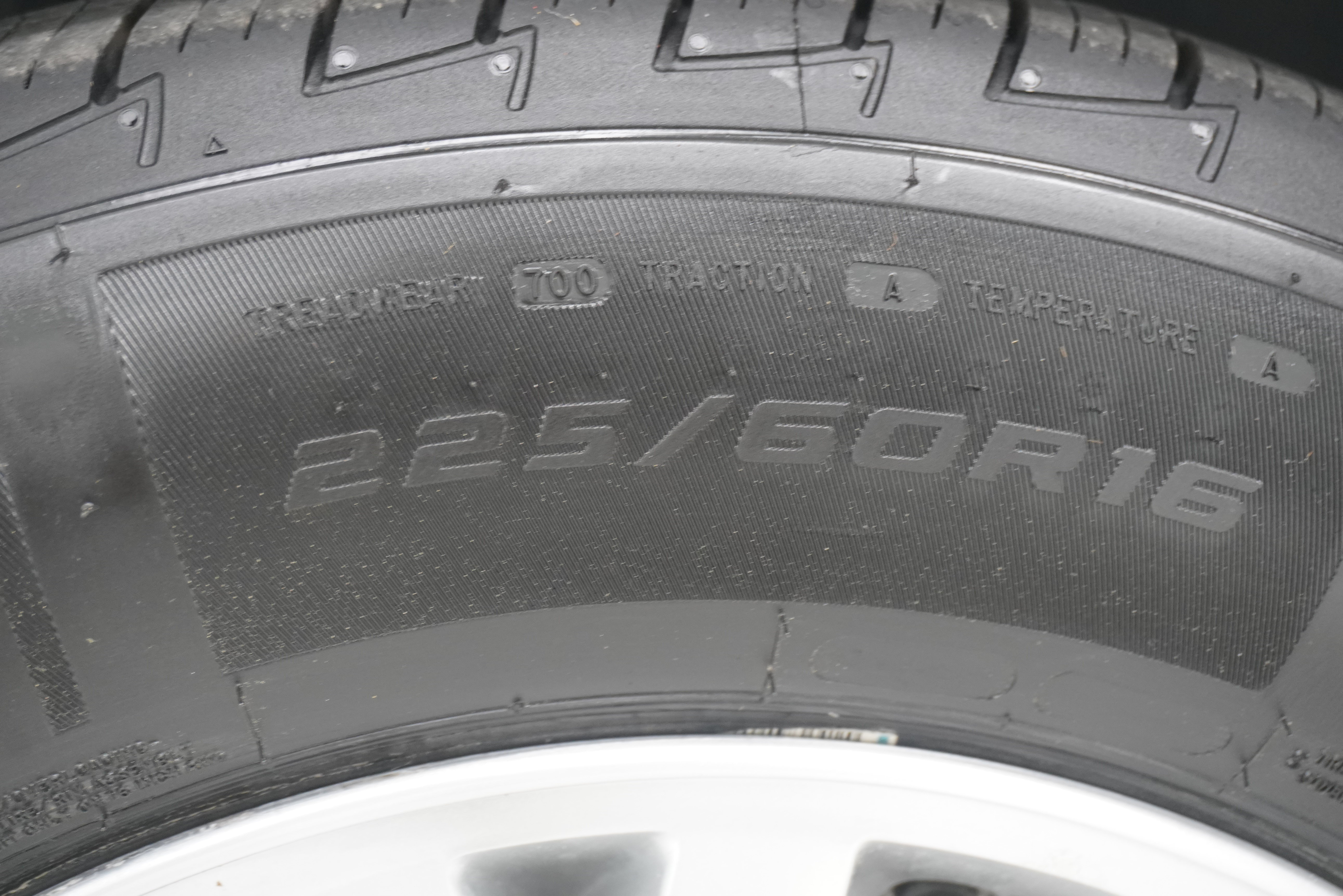 Used 2004 Ford Crown Victoria LX RWD image 20