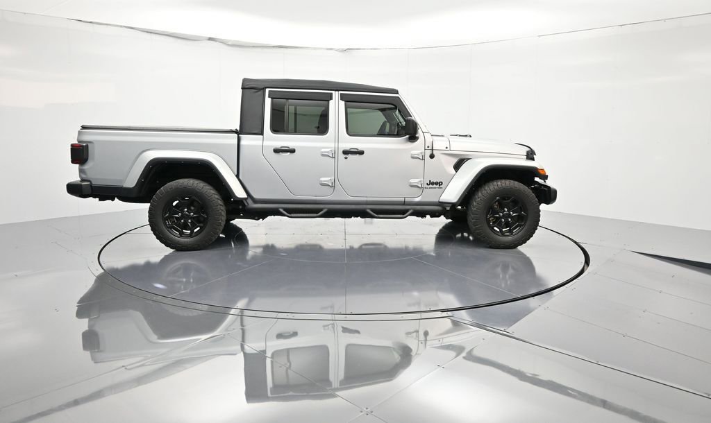 Certified 2022 Jeep Gladiator Willys image 5