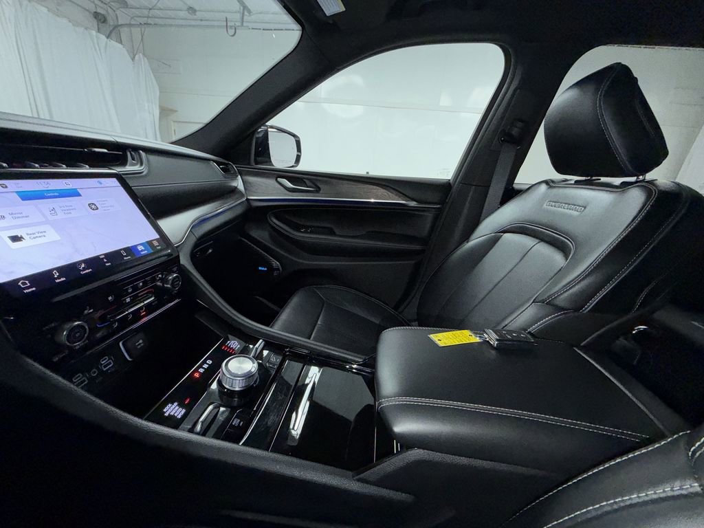 Used 2024 Jeep Grand Cherokee L Overland w/ Trailer Tow Package image 6