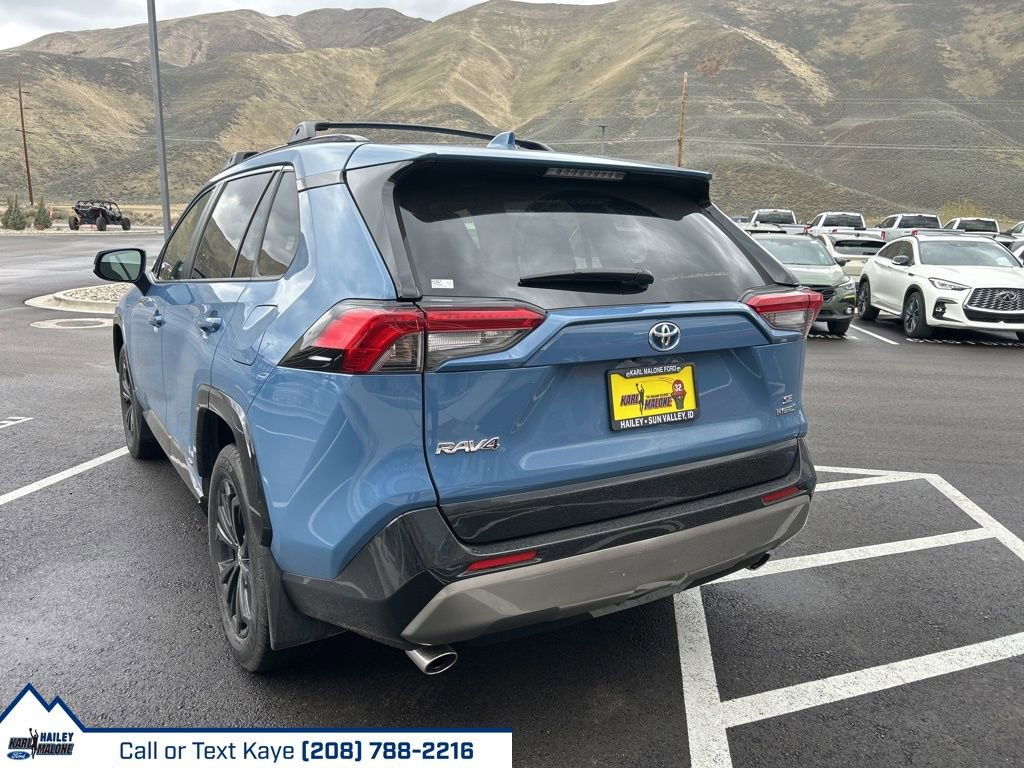 Used 2023 Toyota RAV4 SE w/ Convenience Package image 5