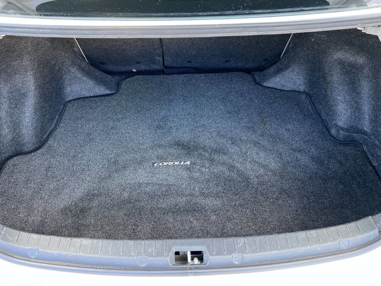 Used 2013 Toyota Corolla LE FWD image 19