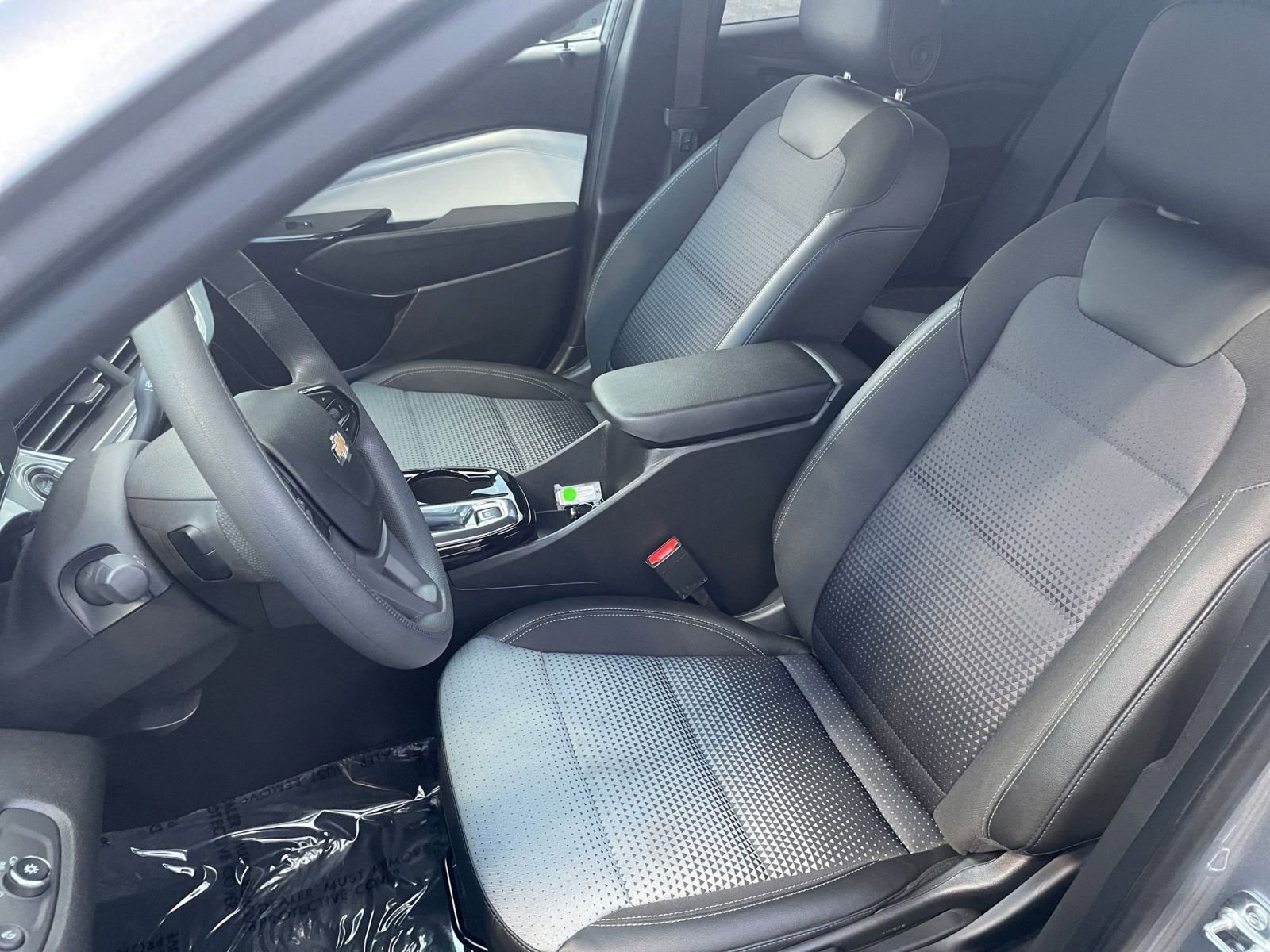 Used 2025 Chevrolet Trax LT image 34