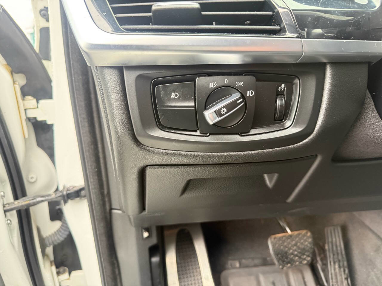 Used 2017 BMW X5 xDrive40e AWD/4WD image 31