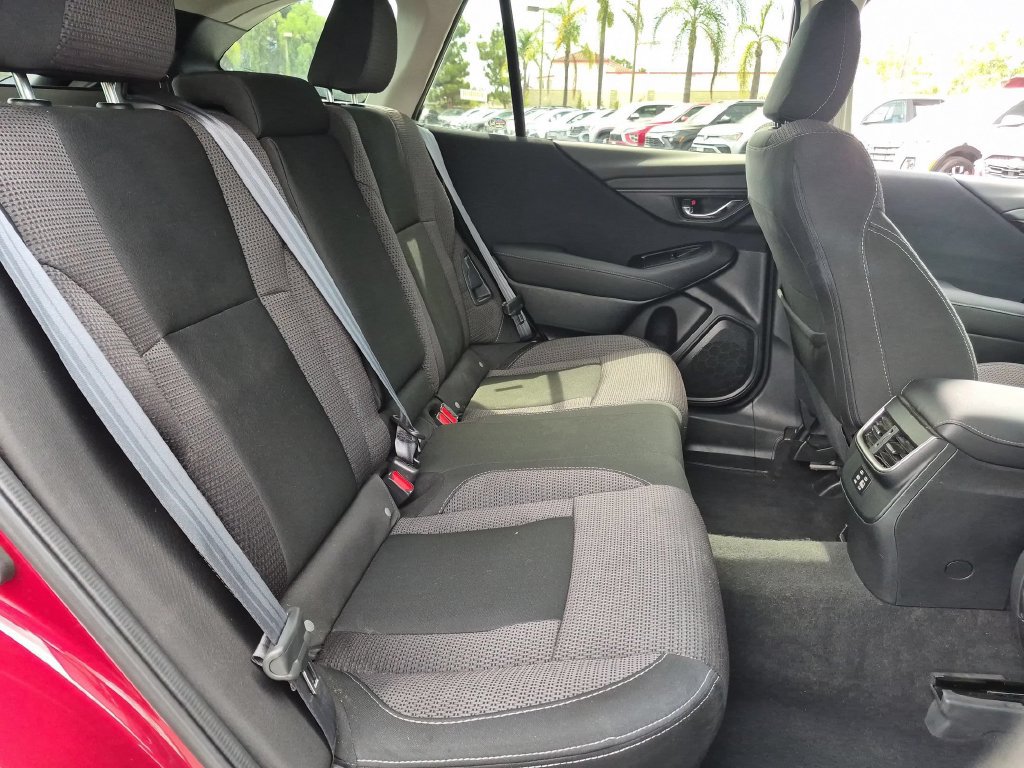 Used 2025 Subaru Outback Premium AWD/4WD image 30