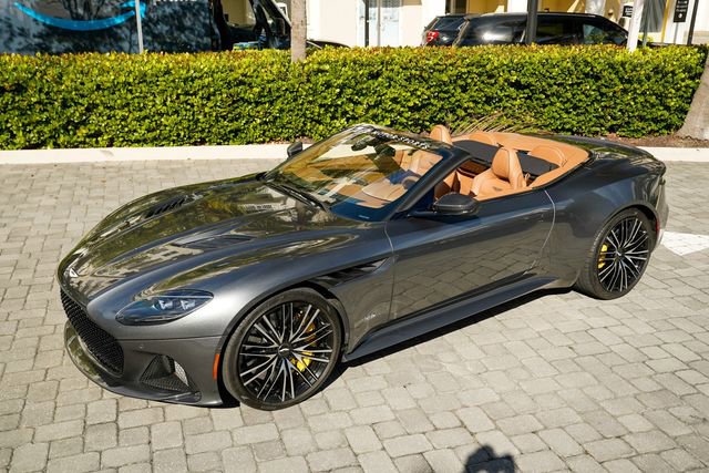 Used 2023 Aston Martin DBS Volante image 10