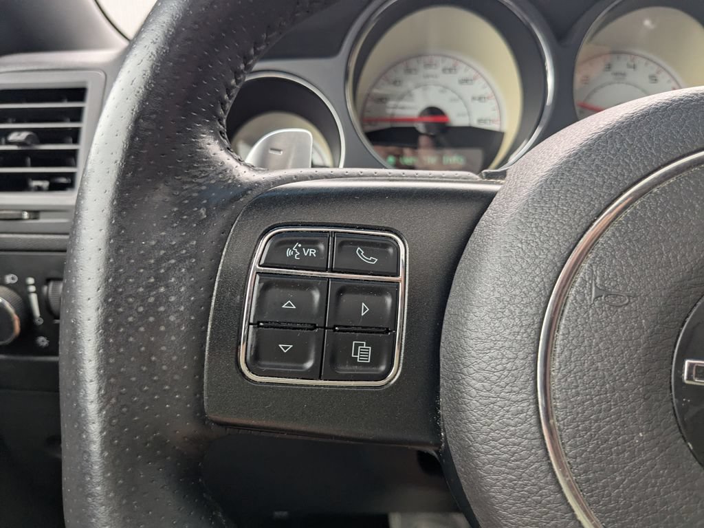 Used 2014 Dodge Challenger R/T RWD image 22