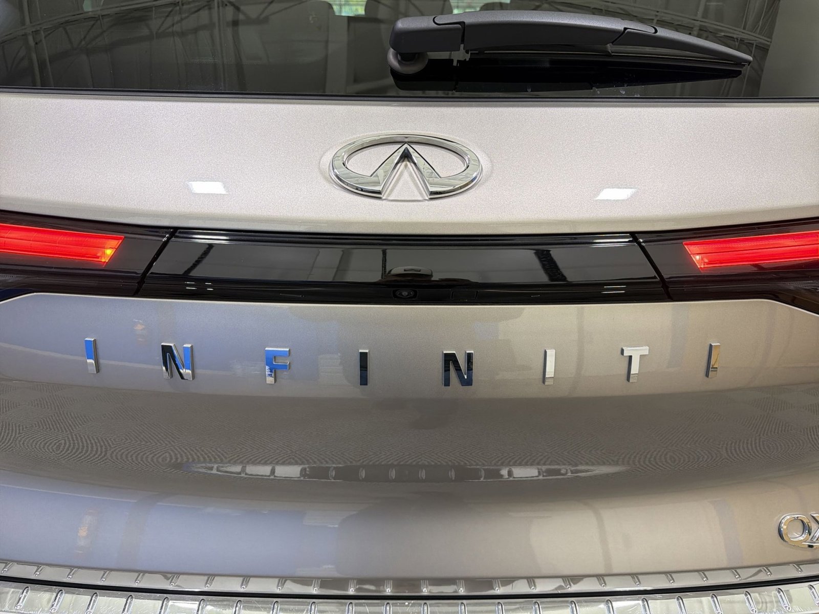 Used 2022 INFINITI QX60 Sensory w/ Cargo Package image 26