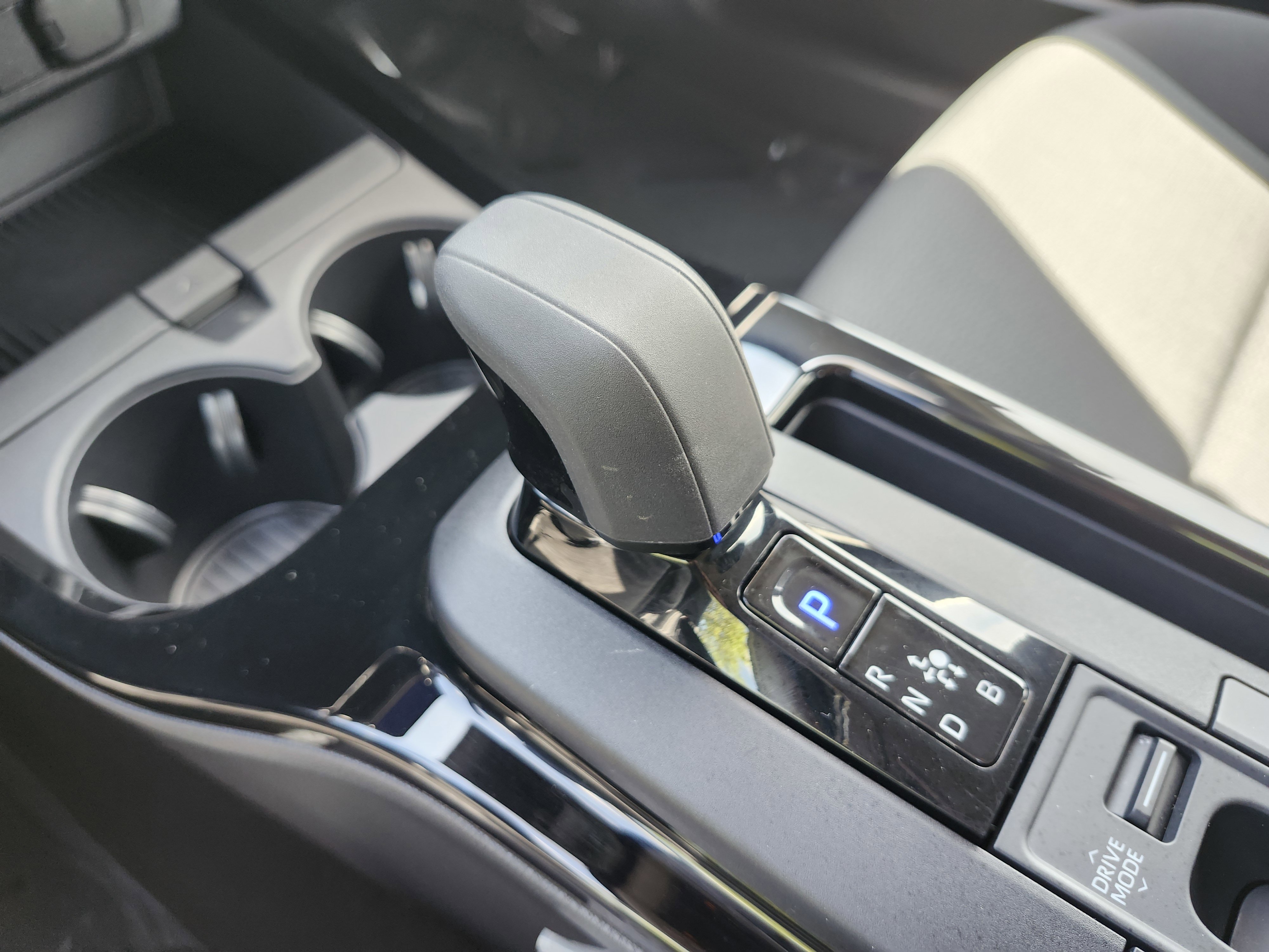 Used 2024 Toyota Prius LE image 29