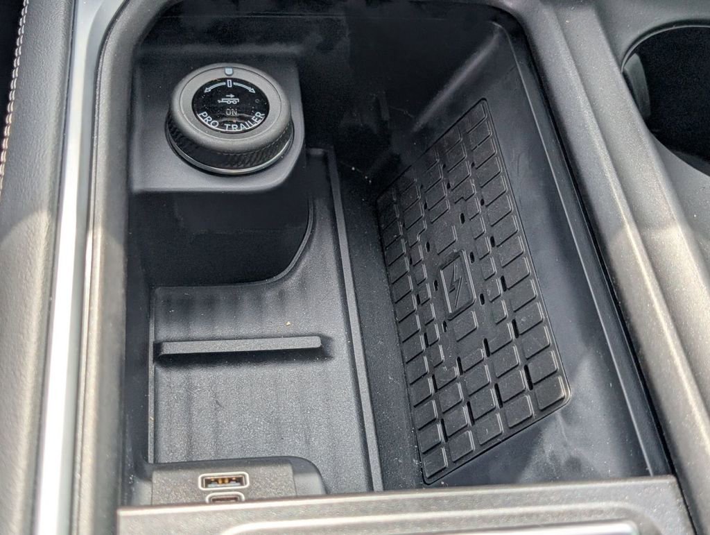 New 2025 Ford Expedition Platinum w/ Stealth Performance Package image 36