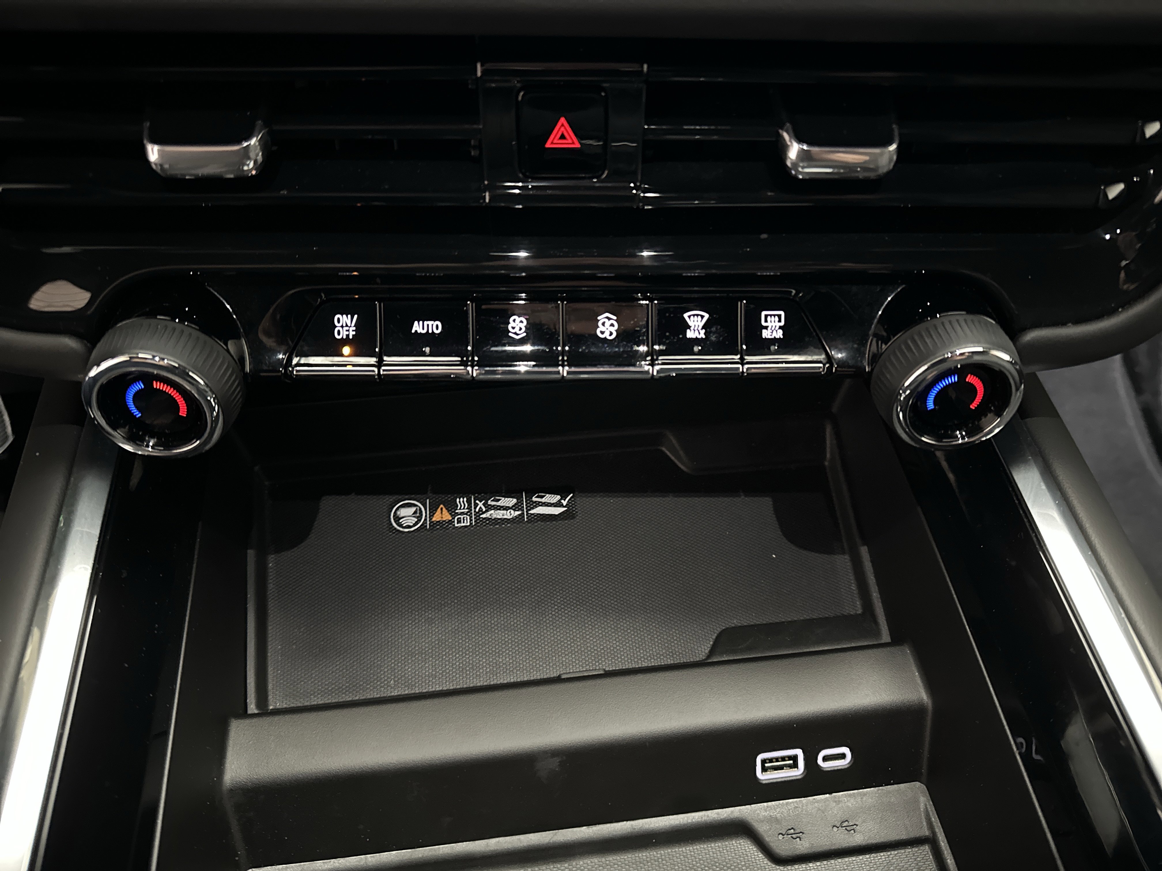 Used 2025 Chevrolet Tahoe LT image 40