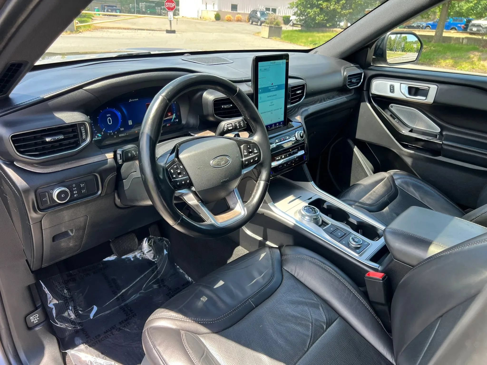 Used 2021 Ford Explorer Platinum w/ Equipment Group 601A AWD/4WD image 15