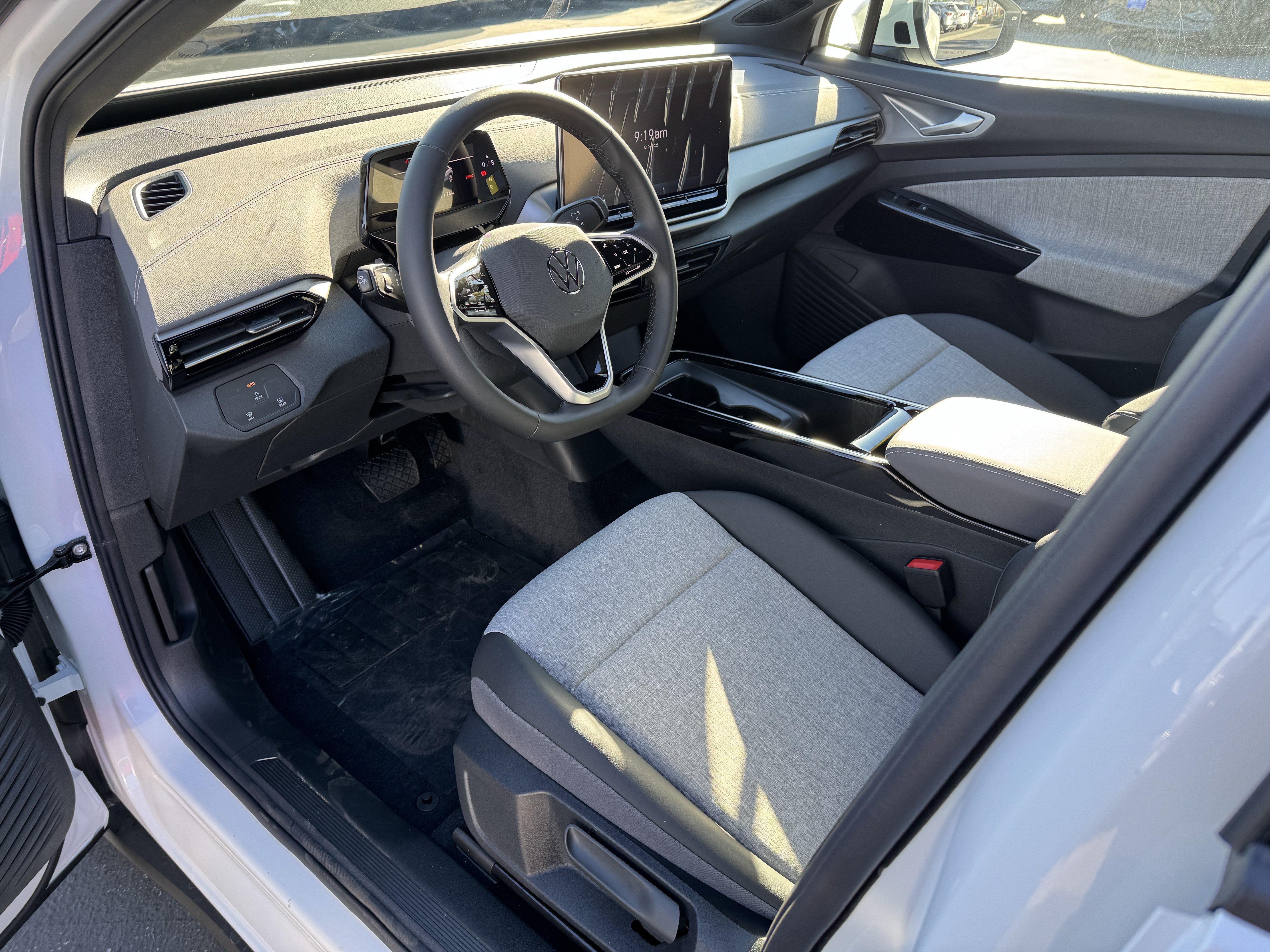 New 2026 Volkswagen ID.4 Pro RWD image 16