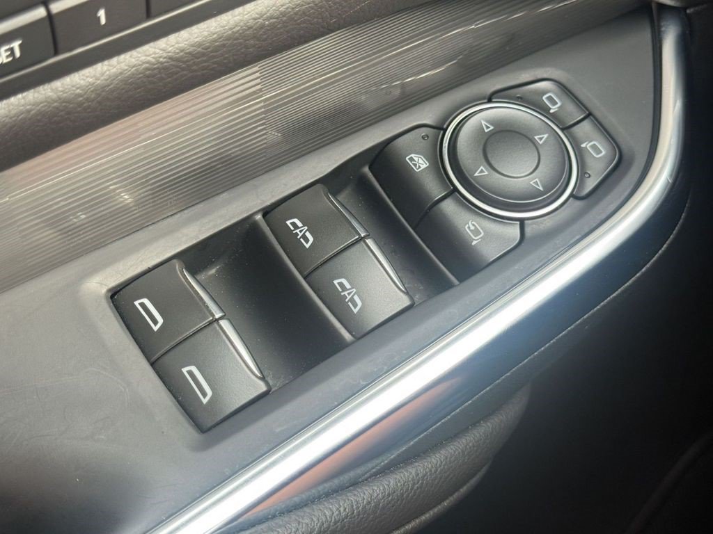 Certified 2025 Cadillac XT4 Premium Luxury FWD image 27