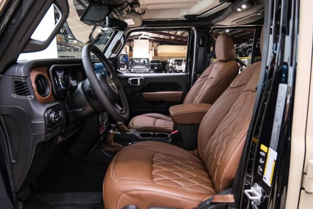 Used 2025 Jeep Gladiator Rubicon w/ Safety Group AWD/4WD image 16