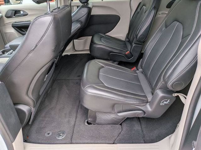 Certified 2024 Chrysler Pacifica Touring-L image 25
