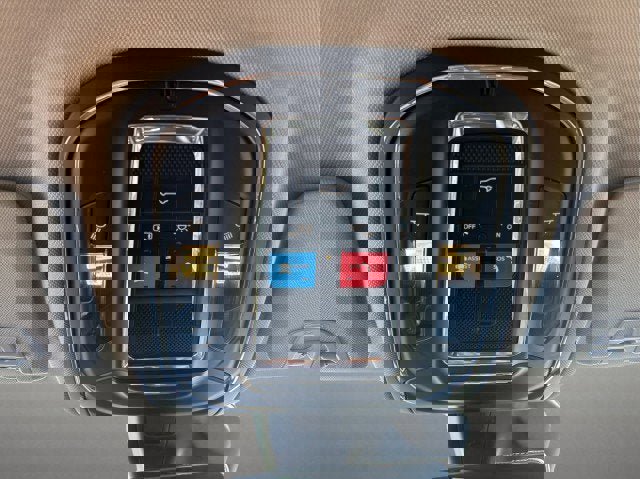 Used 2023 Jeep Grand Cherokee Limited w/ Luxury Tech Group II image 16