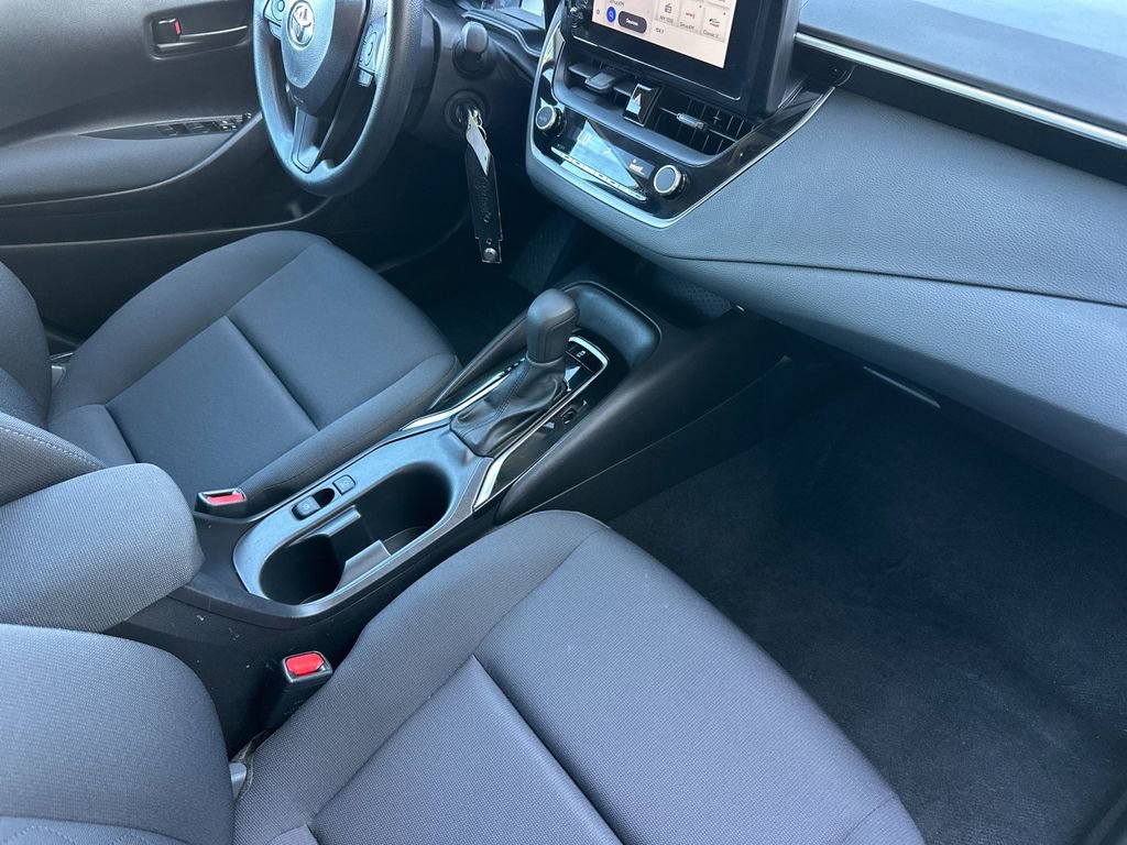 Used 2025 Toyota Corolla LE image 16