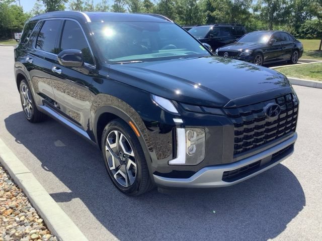 Used 2023 Hyundai Palisade Limited w/ Cargo Package AWD/4WD image 3