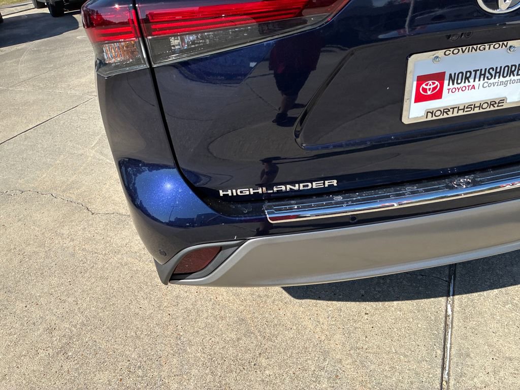 New 2026 Toyota Highlander Platinum image 6