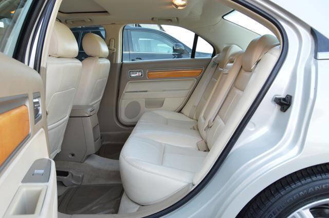 Used 2008 Lincoln MKZ image 12