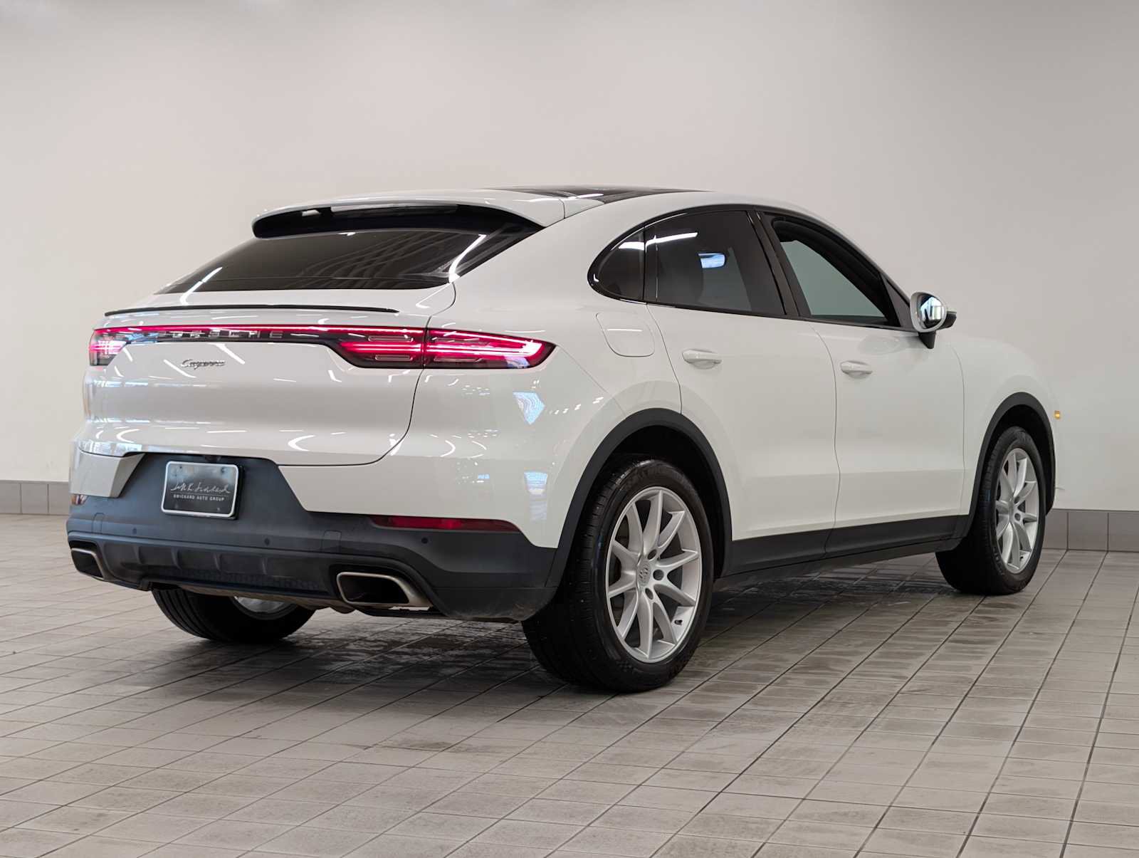 Used 2023 Porsche Cayenne Coupe image 7