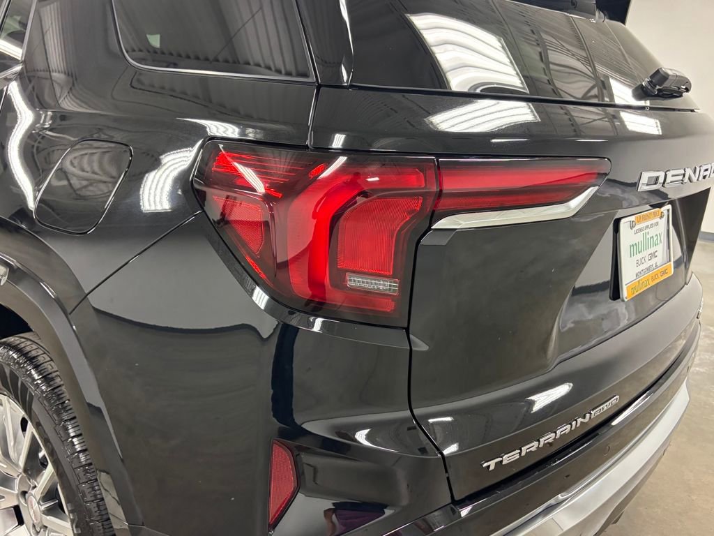 New 2026 GMC Terrain Denali w/ LPO, Floor Liner Package image 13