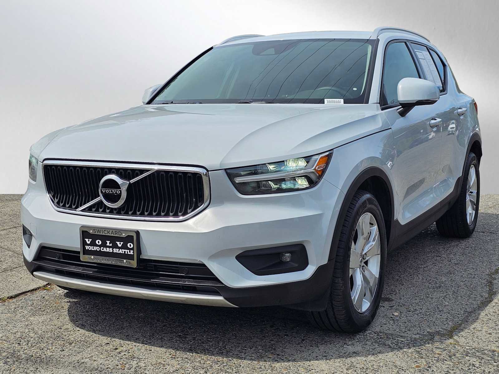 Used 2021 Volvo XC40 T5 Momentum w/ Protection Package Premier AWD/4WD image 7