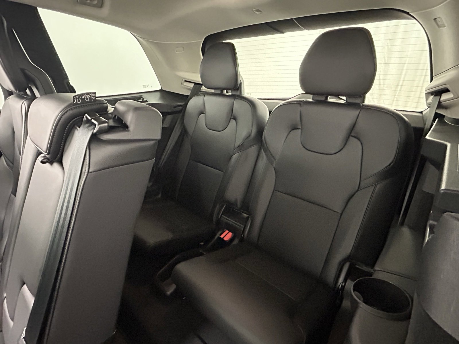 Used 2021 Volvo XC90 T5 Momentum w/ Climate Package image 36