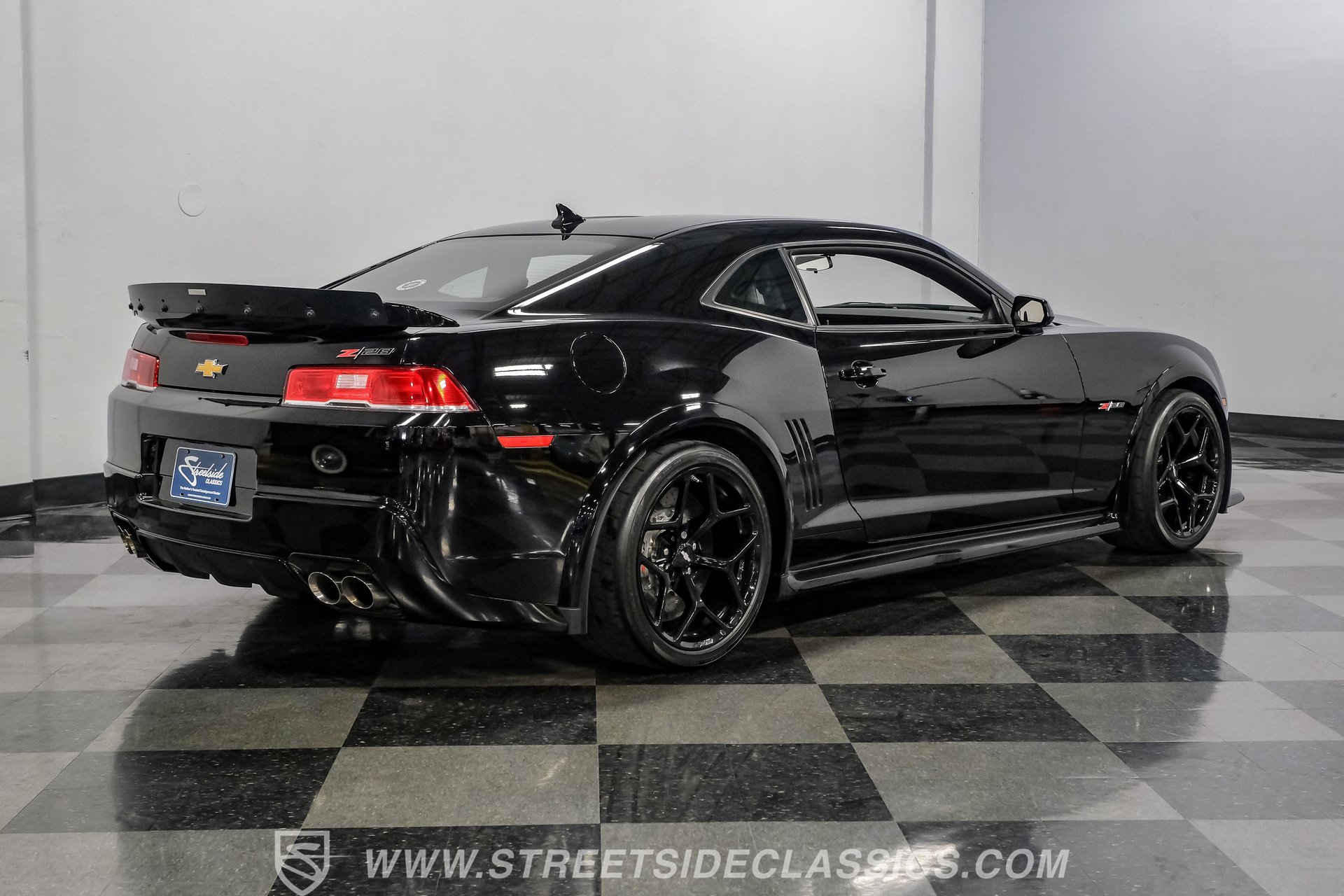 Used 2015 Chevrolet Camaro Z/28 RWD image 12