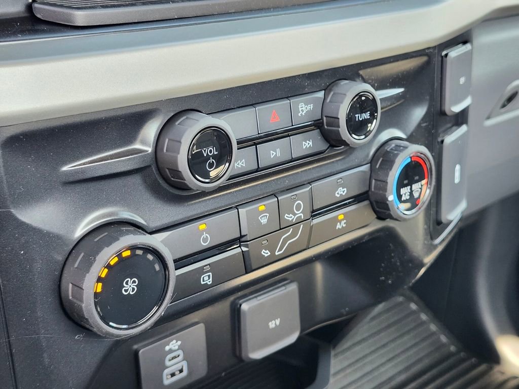 New 2026 Ford F250 XL w/ XL Chrome Package image 17