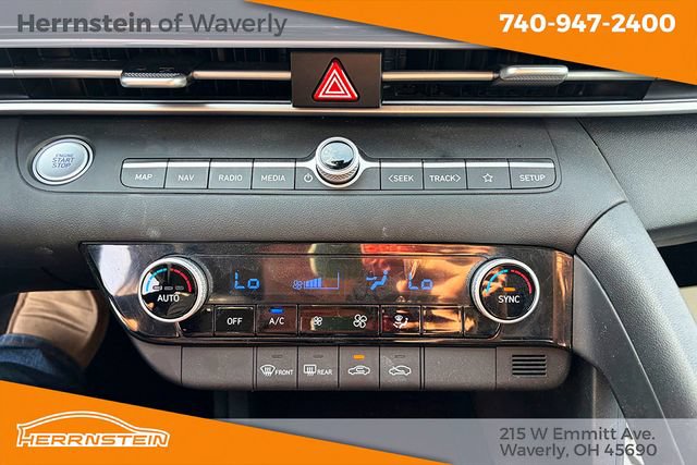 Used 2024 Hyundai Elantra SEL FWD image 18