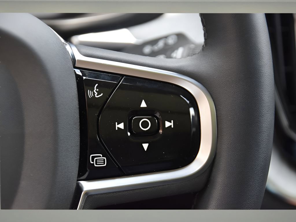 Certified 2025 Volvo XC60 B5 Ultra w/ Protection Package Premier image 35