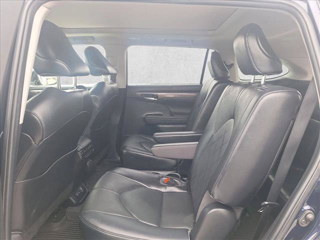 Used 2023 Toyota Highlander Platinum AWD/4WD image 15
