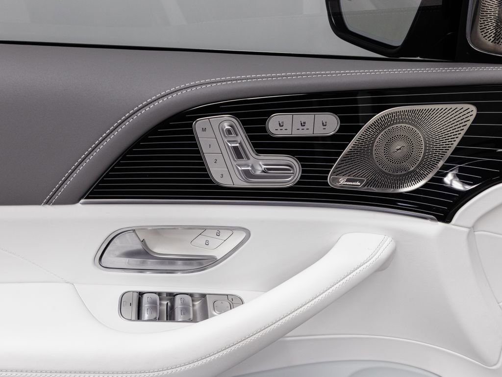 Certified 2024 Mercedes-Benz Maybach GLS 600 4MATIC image 6