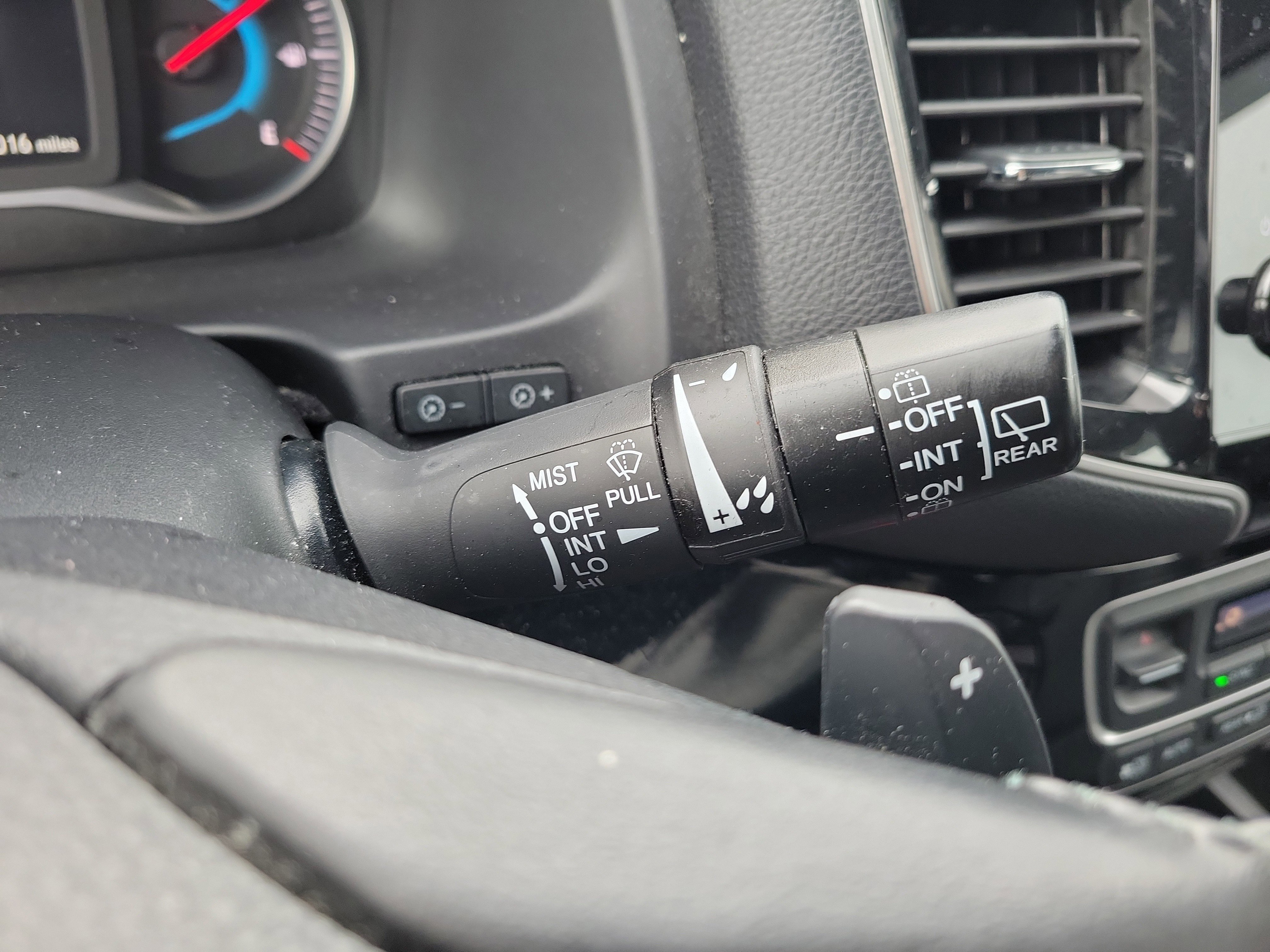 Used 2019 Honda Pilot Touring image 32