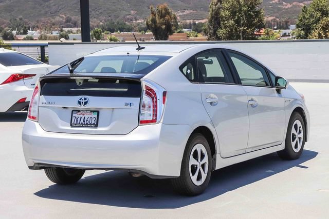 Used 2015 Toyota Prius Three w/ Preferred Accessory Package FWD image 7