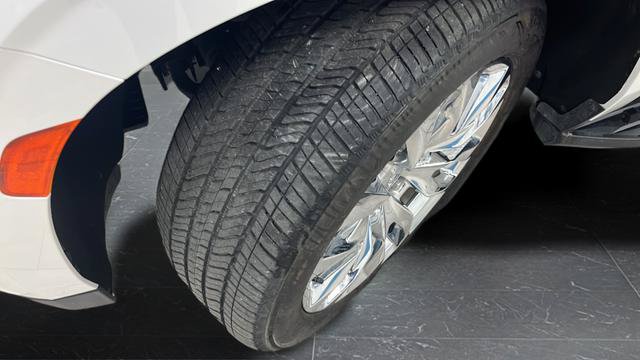 Used 2024 GMC Yukon XL Denali AWD/4WD image 40