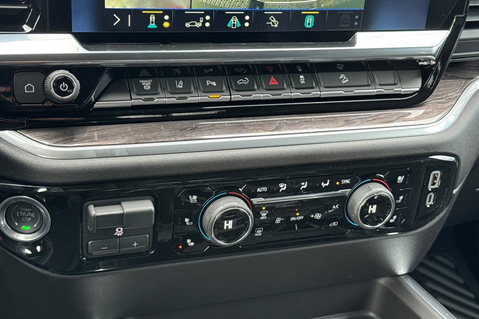 New 2026 Chevrolet Silverado 2500 LTZ w/ LTZ Premium Package AWD/4WD image 19