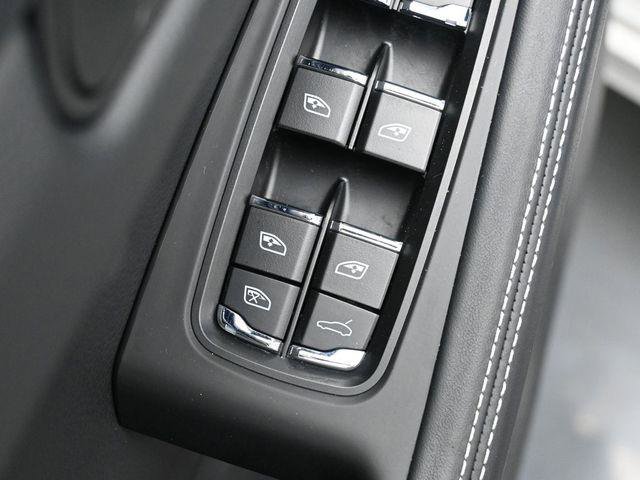 Used 2023 Porsche Macan GTS image 13
