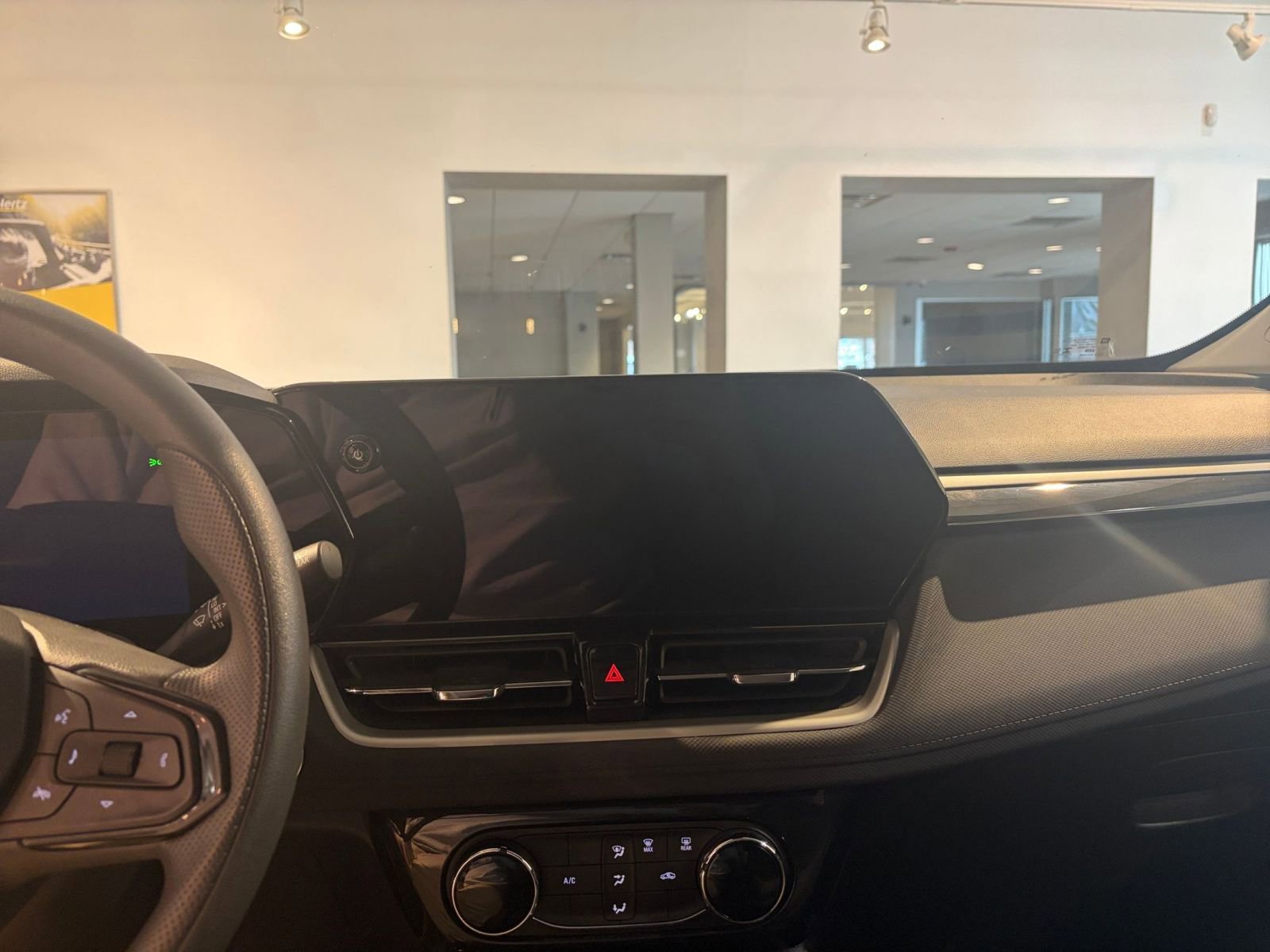 Used 2025 Chevrolet TrailBlazer LT image 18