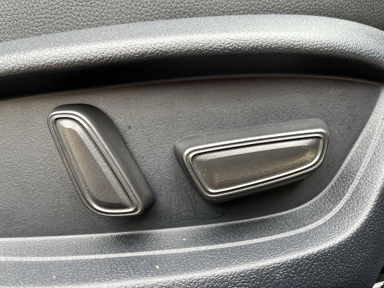 Used 2025 Toyota Camry XSE FWD image 26