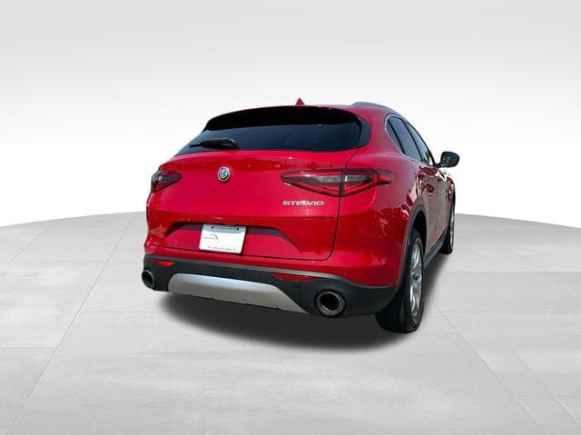 Used 2020 Alfa Romeo Stelvio RWD image 5