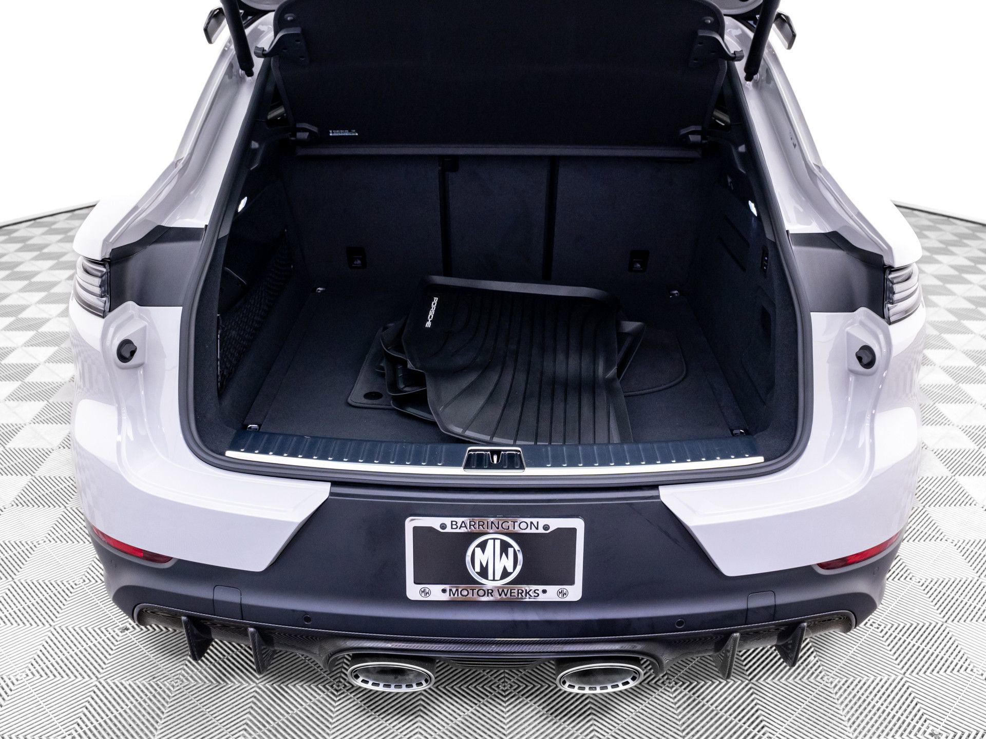 Certified 2025 Porsche Cayenne Turbo GT image 32