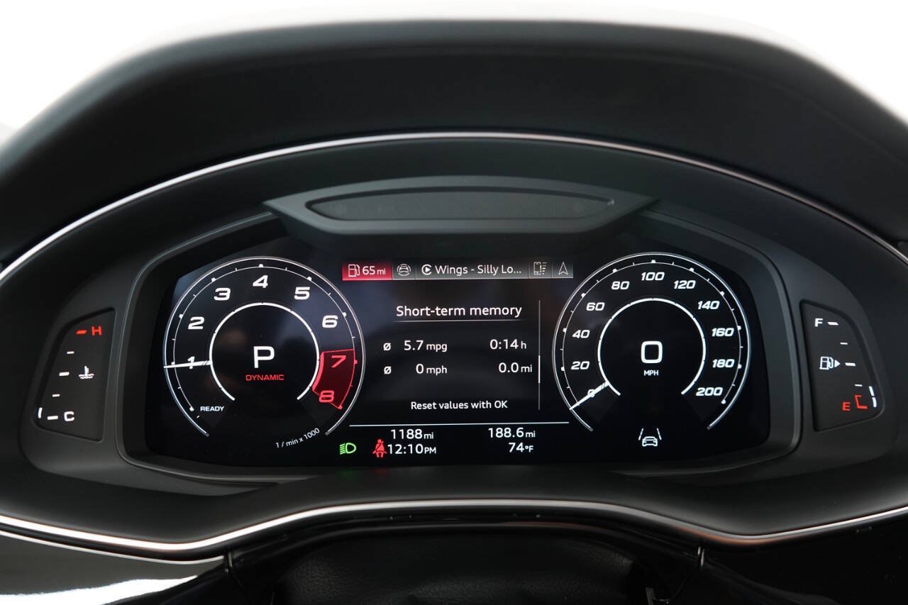 Used 2026 Audi RS Q8 performance AWD/4WD image 81