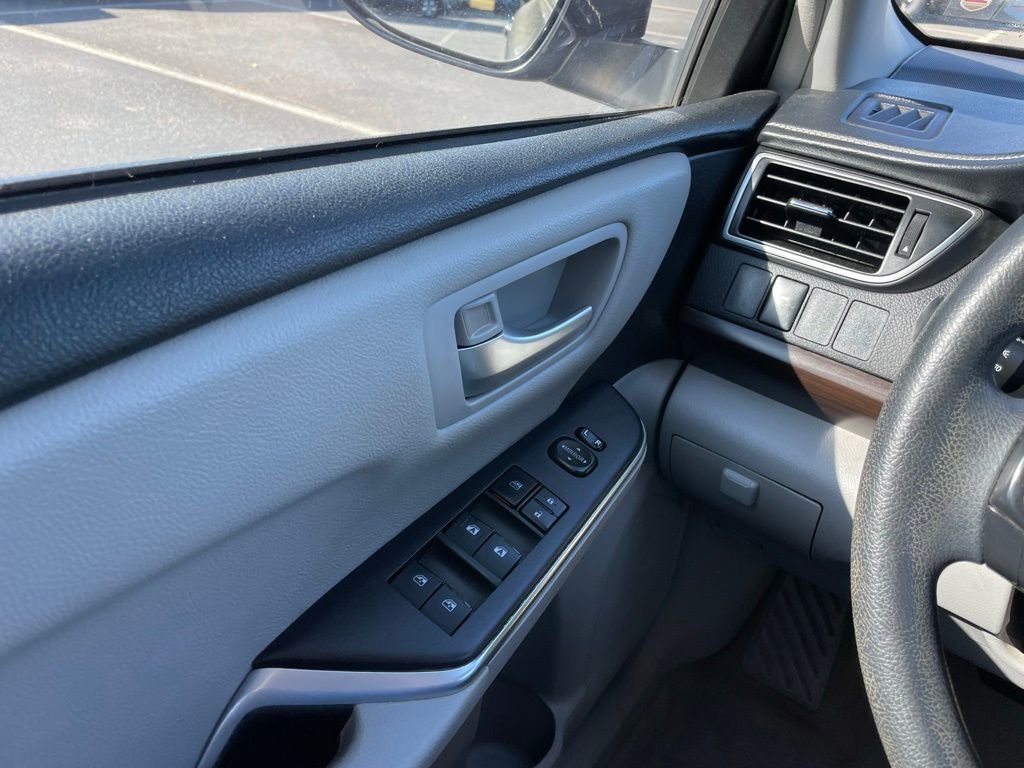 Used 2016 Toyota Camry LE image 21